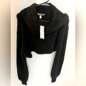NWT Urban Outfitters Long Sleeve Crop top sweater with hood